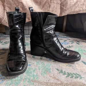 Bleecker & Bond Women's 9.5 Faux Leather Croc Square Toe